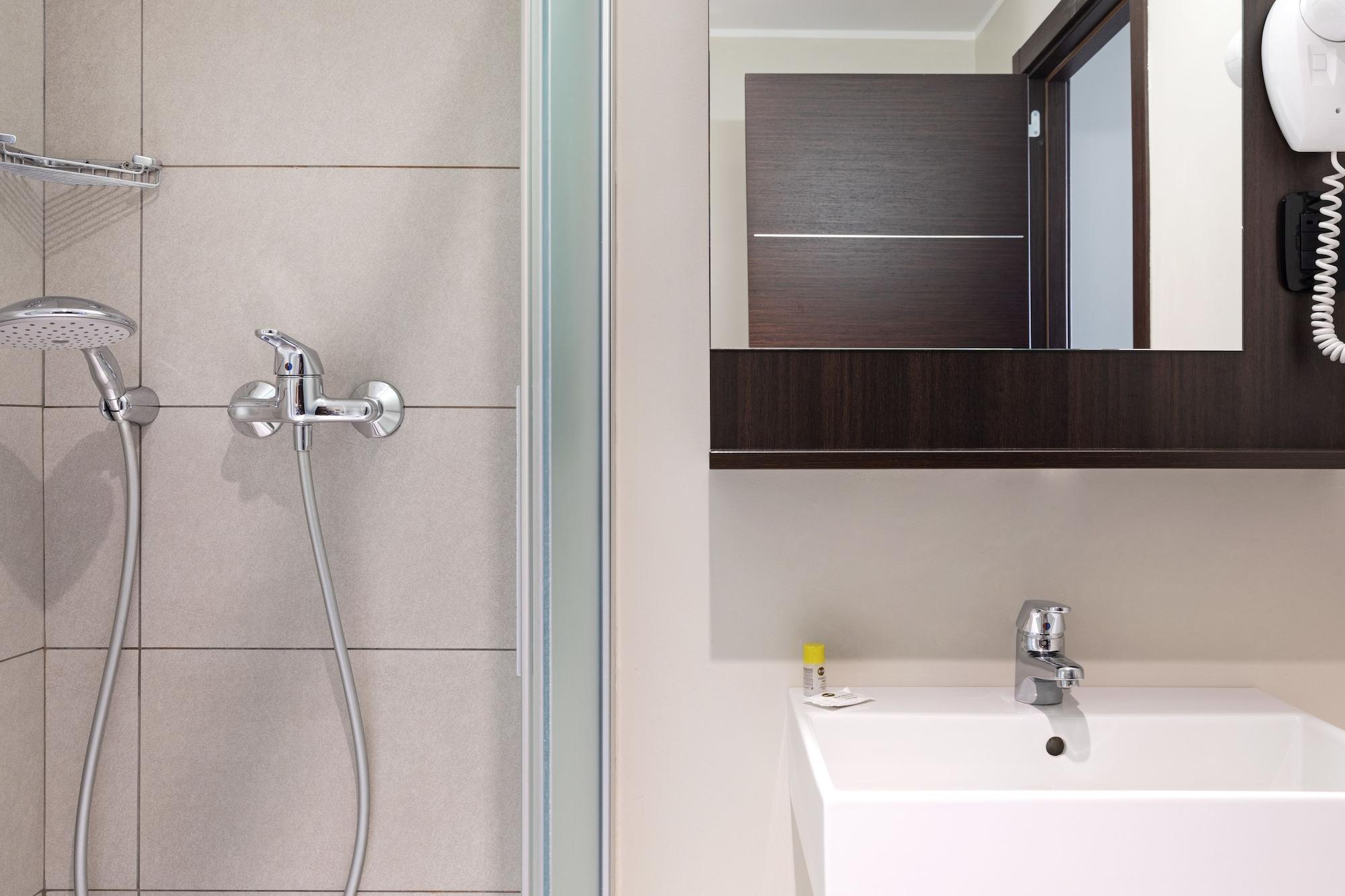 B&B Hotel Bergamo City Bagian luar foto