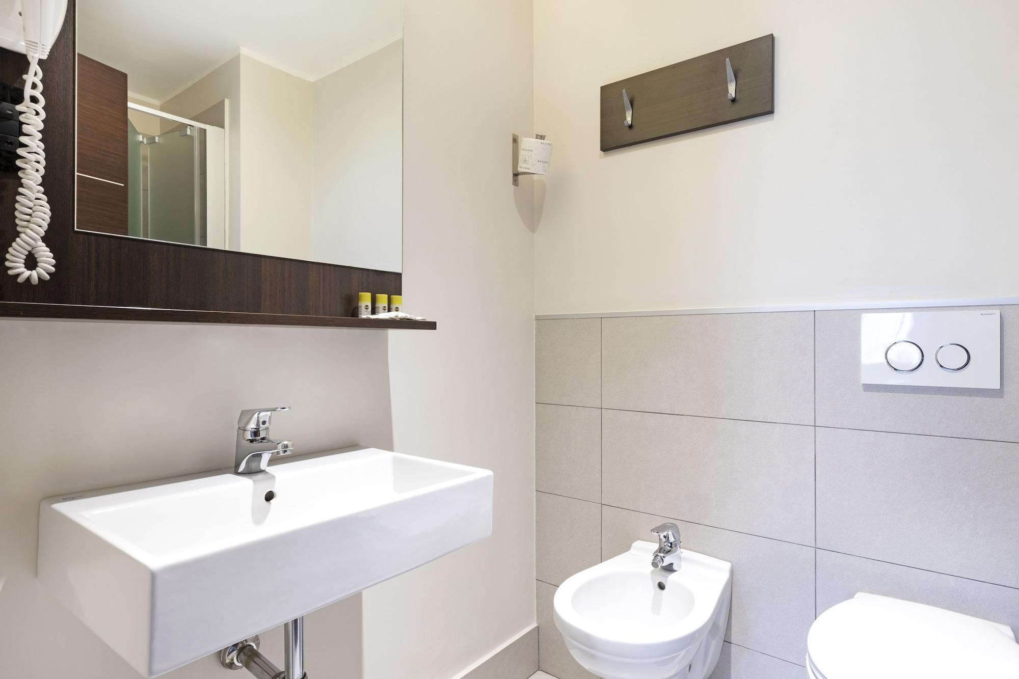 B&B Hotel Bergamo City Bagian luar foto