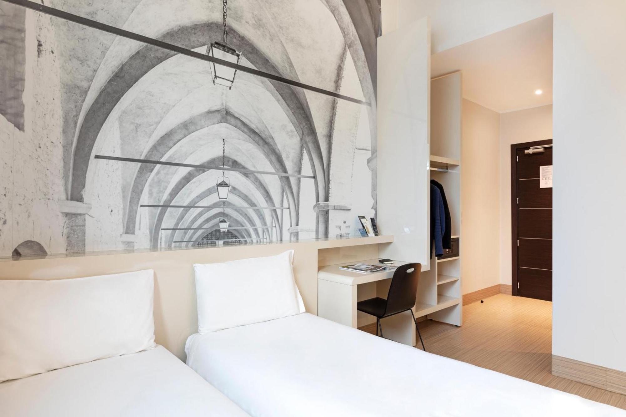 B&B Hotel Bergamo City Bagian luar foto