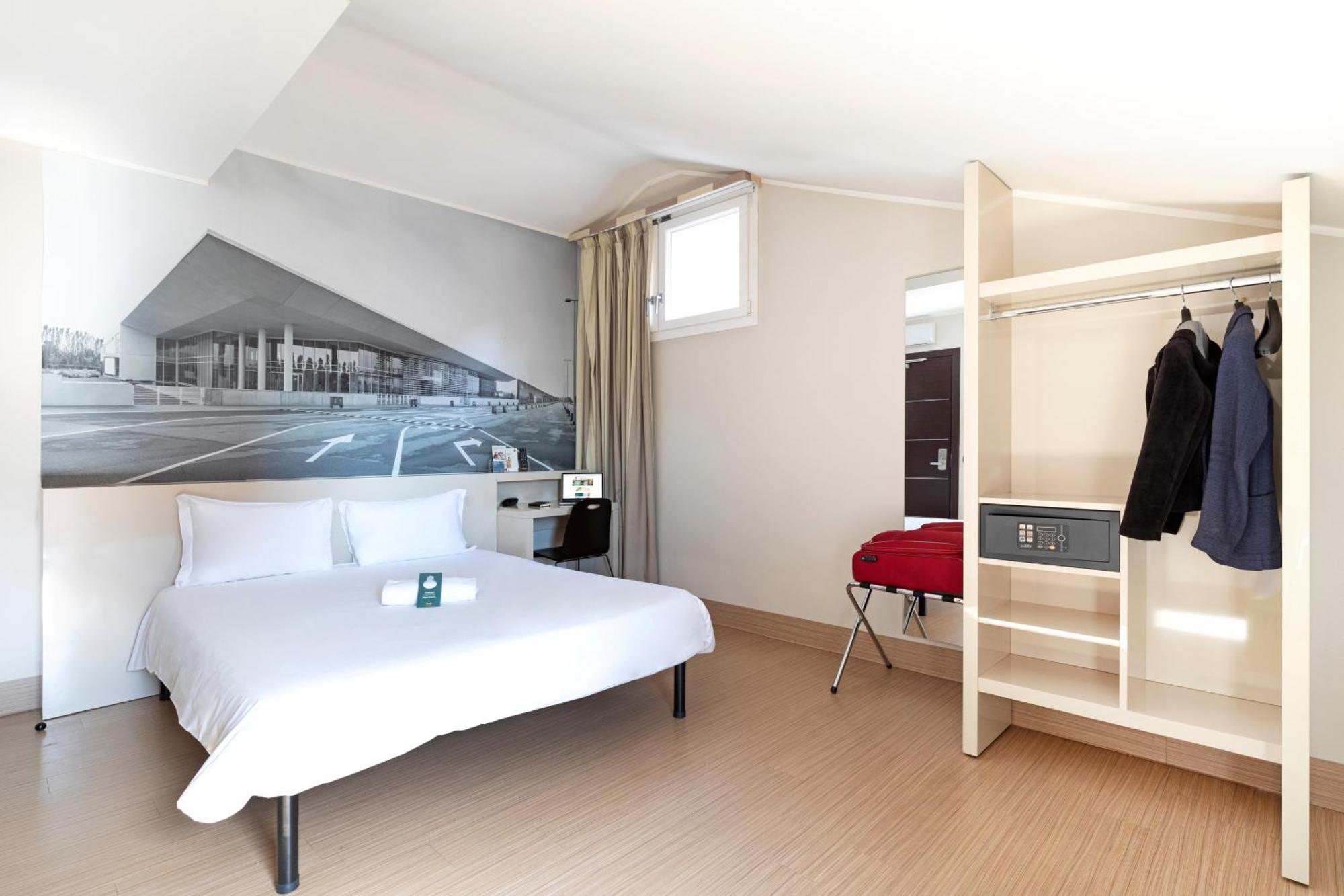 B&B Hotel Bergamo City Bagian luar foto