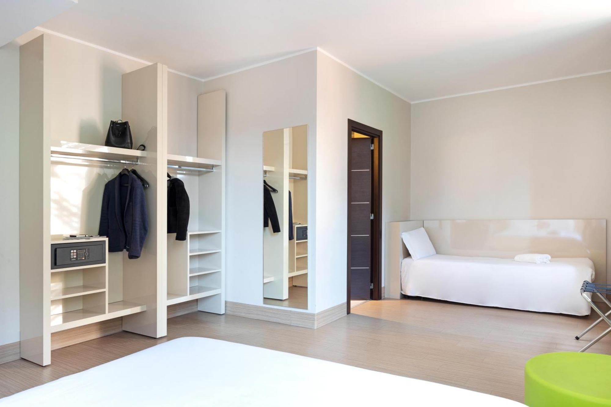 B&B Hotel Bergamo City Bagian luar foto