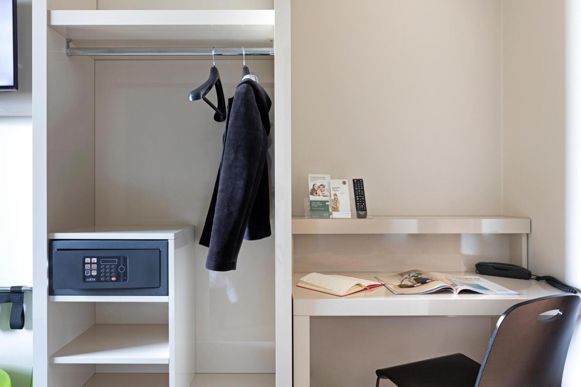 B&B Hotel Bergamo City Bagian luar foto