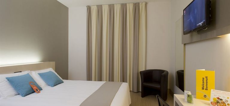B&B Hotel Bergamo City Bagian luar foto