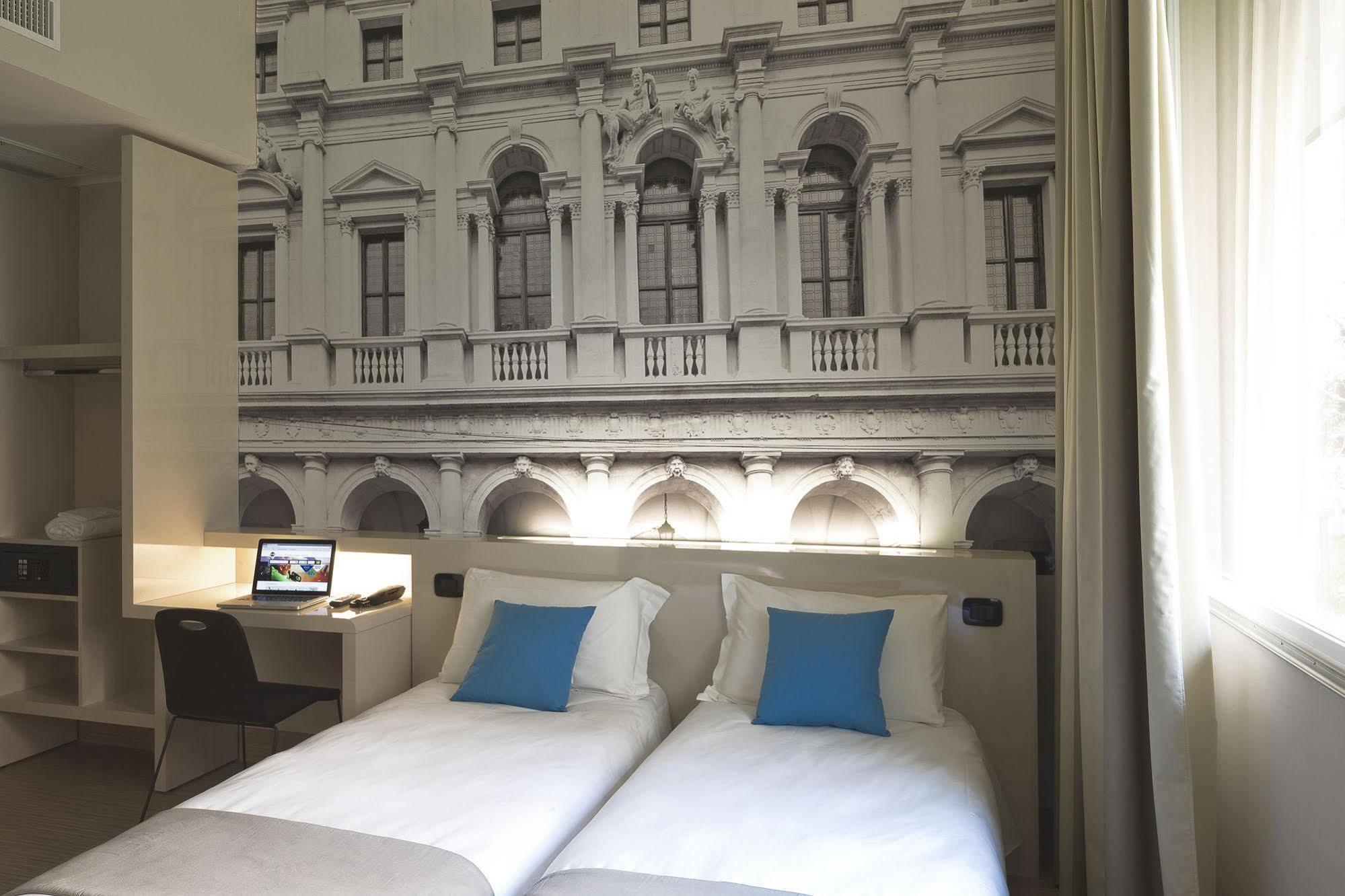 B&B Hotel Bergamo City Bagian luar foto