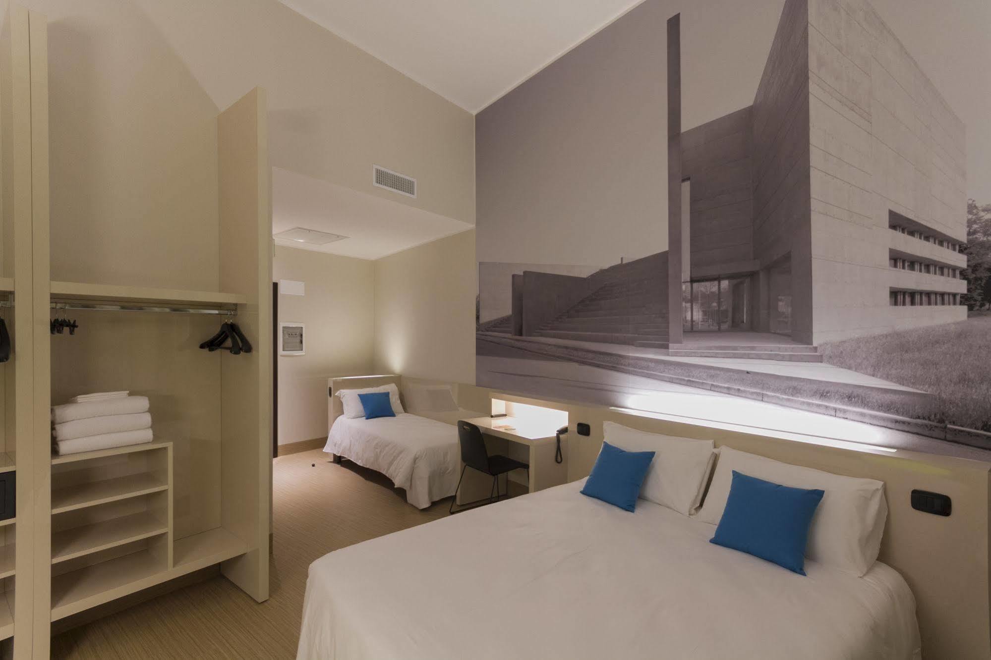 B&B Hotel Bergamo City Bagian luar foto